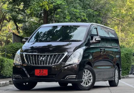 Hyundai H-1 2.5 Elite รถมือเดียว ประวัติศูนย์ สภาพสวย 