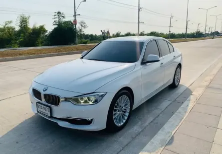 2015 BMW 320i 2 รถเก๋ง 4 ประตู 