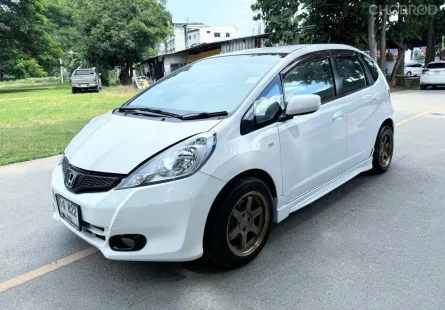 Honda Jazz GE 1.5 S เกียร์ออโต้ ปี 2011 ผ่อนเริ่มต้น 3,*** บาท