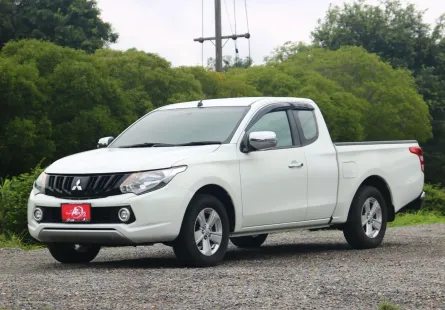 NEW MITSUBISHI TRITON 2.5 DID GLX CAB ปี2019 เกียร์ ธรรมดา สีขาว 