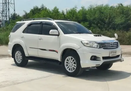 TOYOTA FORTUNER 3.0 ดีเซล 4x4 AUTO ปี 2013 รถสวยพร้อมใช้ ฟรีดาวน์