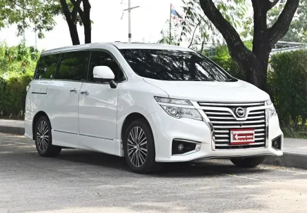 Nissan Elgrand 2.5 High-Way Star 2015 รถบ้านของแต่งจากศูนย์ ตัวท๊อปสุด หลังคาซันรูฟ 2 ตอน