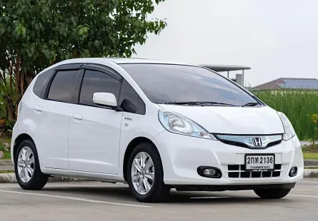 2013 Honda JAZZ 1.3 Hybrid รถเก๋ง 5 ประตู รถบ้านมือเดียว