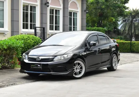 Honda Civic FB 1.8s  เครื่องยนต์เบนซิน เกียร์AT ปี 2013 สีดำ 