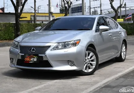 Lexus ES300h 2.5 Luxury 2014 รถบ้านมือเดียวออกศูนย์ใช้งานน้อย เจ้าของเดิมเช็คศูนย์ตลอด