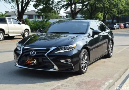 Lexus ES300h 2.5 Premium 2017 รถมือเดียวออกศูนย์ไทย ใช้งานน้อย เจ้าของเดิมเช็คศูนย์ตลอด