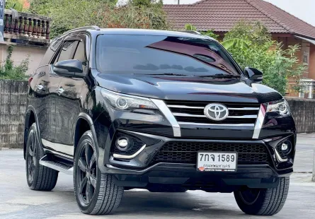 2017 Toyota Fortuner 2.8 TRD Sportivo 4WD SUV ออกรถ 0 บาท