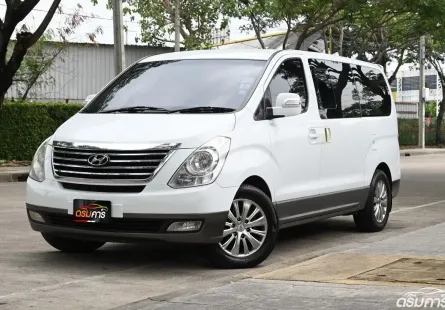 Hyundai Grand Starex 2.5 VIP 2011 รถตู้ใช้งานในครอบครัว ตัวท๊อปสุด เบาะวีไอพี ป้ายขาว-ดำ