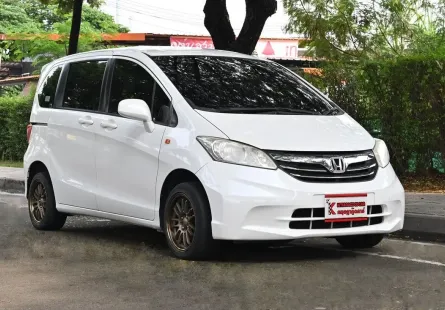 Honda Freed 1.5 SE 2013 รถบ้านมือเดียว ประตูสไลต์ไฟฟ้า ซื้อสดฟรีแวท