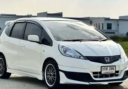 2013 Honda JAZZ 1.5 i-VTEC รถเก๋ง 5 ประตู เจ้าของขายเอง รถบ้าน ไมล์น้อย 