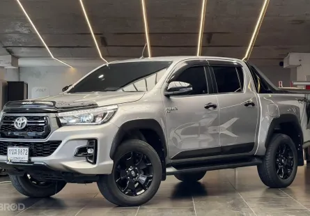 ประหยัดไปกว่า 500000 บาท  Toyota Revo Rocco 2.8 Prerunner 4ประตู เกียร์ออโต้ ปี 2020