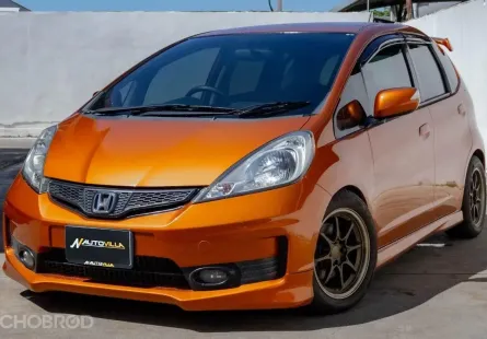 2011 Honda Jazz 1.5 SV รถสวยสภาพพร้อมใช้งาน สภาพใหม่กริป เจ้าของมือเดียวดูแลดีมากๆ สภาพแบบนี้สวยมาก