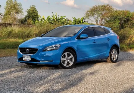 VOLVO V40 T5 B ปี 2015 Sport Hatchback ระดับพรีเมี่ยม ผสานเทคโนโลยีเพื่อความปลอดภัย