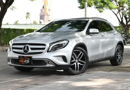 Benz GLA200 1.6 W156 Urban 2015 รถบ้านมือเดียวออกศูนย์ เช็คศูนย์ตลอดระยะ ซื้อสดฟรีแวท