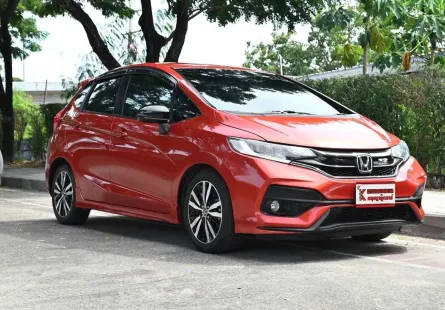 Honda Jazz 1.5 RS i-VTEC 2017 รถบ้านมือเดียวใช้งานน้อยไมล์เพียง 7 หมื่นกว่าโล ตัวพิเศษจากศูนย์