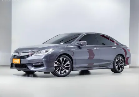 HONDA ACCORD 2.0 HYBRID TECH ปี 2017 ผ่อนเริ่มต้น 10,***