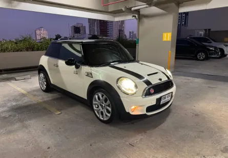 Mini Cooper Hatch R56 ขับไปแล้ว 111,xxx กิโลเมตร ตัว top เบาะหนังสีแดง