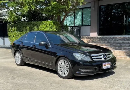 2014 BENZ C200 ELEGANCE รถมือเดียวป้ายแดง วิ่งน้อย 110,000กม เข้าศูนย์ทุกระยะ ไม่เคยมีอุบัติเหตุครับ