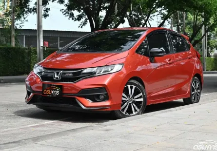 Honda Jazz 1.5 RS i-VTEC 2017 รถบ้านมือเดียวใช้งานไมล์เพียง 7 หมื่นกว่าโล ตัวแต่งพิเศษจากศูนย์