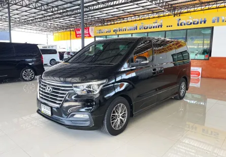 2018 Hyundai Grand Starex 2.5 VIP รถตู้/VAN ออกรถ 0 บาท