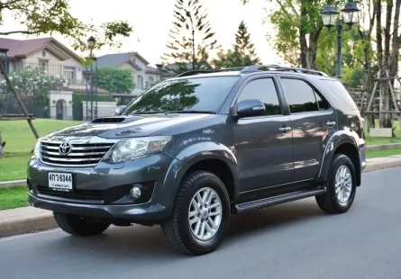 2012 Toyota Fortuner 3.0 V 4WD SUV รถบ้านมือเดียว ไมล์แท้ 