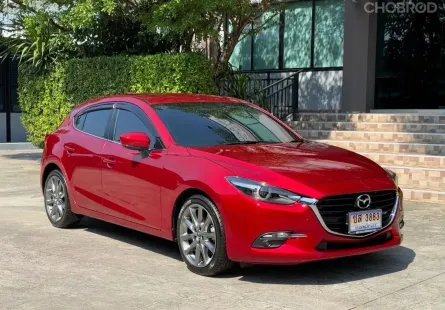 2019 MAZDA3 2.0 S SPORTS รถมือเดียวออกป้ายแดง รถวิ่งน้อย เข้าศูนย์ทุกระยะ ไม่เคยมีอุบัติเหตุครับ