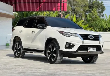 2019 Toyota Fortuner 2.8 TRD Sportivo Black Top SUV รถสวยมือเดียว เข้าศูนย์ทุกระยะ