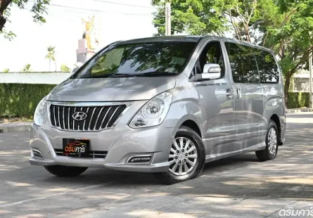 Hyundai H-1 2.5 Deluxe 2018 รถใช้งานในครอบครัวไมล์น้อย 7 หมื่นกว่าโล ชุดแต่งรอบคัน ฟรีดาวน์ได้