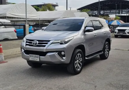 ขายรถ TOYOTA FORTUNER 2.4 V 2WD ปี จด 2016