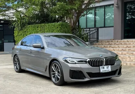 2022 BMW 520D MSPORT LCI รถมือเดียวออกป้ายแดง รถวิ่งน้อย ประวัติศูนย์ครบ ไม่เคยมีอุบัติเหตุครับ