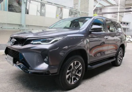 2023 TOYOTA FORTUNER 2.4 LEADER V 4WD AUTO สีเทา วิ่งน้อย 2,460 กม. รถสวยจัด สภาพใหม่ๆ ฟรีดาวน์