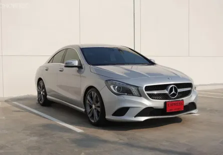 2016 MERCEDES BENZ CLA180 Coupe รถมือเดียว 