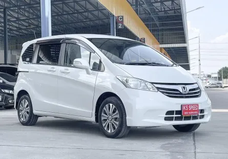 HONDA  FREED 1.5E  เกียร์ A/T  ปี2015 