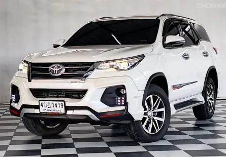 TOYOTA NEW FORTUNER 2.4 V.2 WD.DISC 4 ล้อ เกียร์ออโต้ ปี 2019