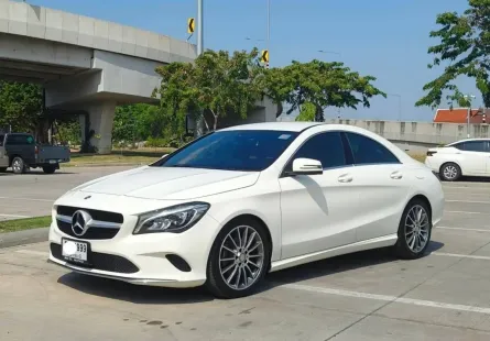 2017 Mercedes-Benz CLA-Class 1.6 CLA200 รถเก๋ง 4 ประตู รถสวย ไมล์น้อย มือเดียวป้ายแดง มีวารันตี 