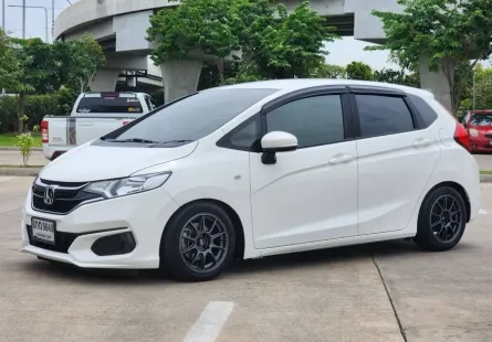 2017 Honda JAZZ 1.5 i-VTEC รถมือเดียว ไมล์ 49,300 KM.