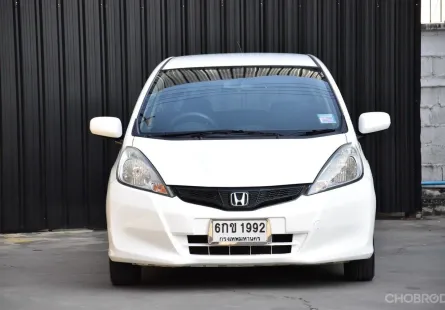 2011 Honda JAZZ 1.5 i-VTEC รถเก๋ง 5 ประตู 