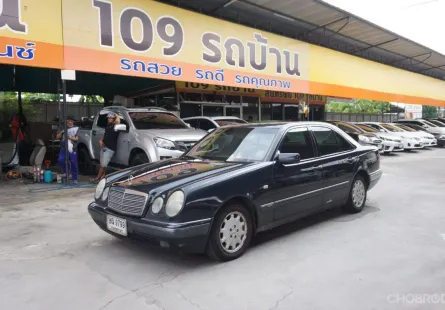 ขาย รถมือสอง1997 Mercedes-Benz E-Class 2.3 E230 รถเก๋ง 4 ประตู 