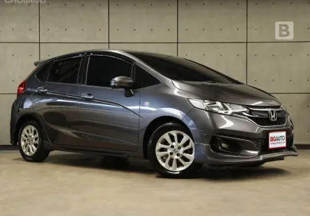 2018 Honda Jazz 1.5 V+ i-VTEC Hatchback AT ชุดแต่งรอบคัน ไมล์แท้ มือเเรกจากป้ายเเดง P3776