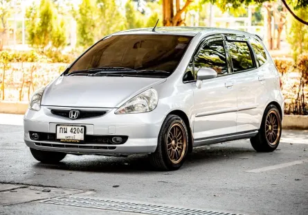 2004 Honda JAZZ 1.5 VTEC รถเก๋ง 5 ประตู 