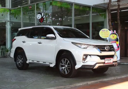 ขายรถ TOYOTA Fortuner 2.8 V เกียร์ AUTO สีขาว ปี 2017