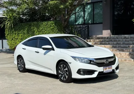 2017 HONDA CIVIC FC 1.8 EL รถมือเดียวออกป้ายแดง รถวิ่งน้อย เข้าศูนย์ทุกระยะ ไม่เคยมีอุบัติเหตุครับ