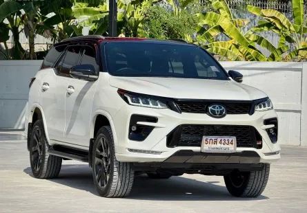 2022 Toyota Fortuner 2.8 GR Sport 4WD SUV รถบ้านแท้