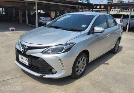 ขาย รถมือสอง 2020 Toyota VIOS 1.5 Mid รถเก๋ง 4 ประตู 