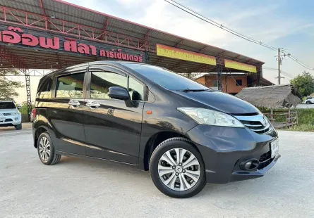 2013 Honda Freed 1.5 E AT รถเก๋ง 5 ประตู 