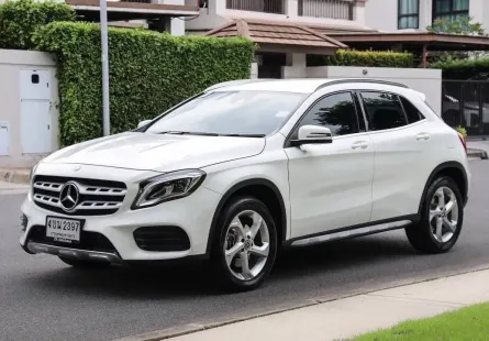 2018 Mercedes-Benz GLA-Class 1.6 GLA200 รถเก๋ง 5 ประตู รถสภาพดี มีประกัน ไมล์น้อย 