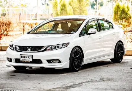 2013 Honda CIVIC 1.8 i-VTEC รถเก๋ง 4 ประตู 