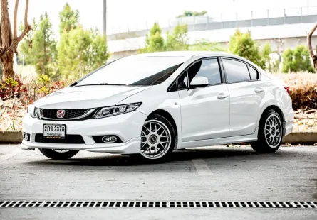 2013 Honda CIVIC 1.8 i-VTEC รถเก๋ง 4 ประตู 