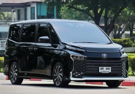 2023 Toyota Voxy 2.0 รถตู้/MPV รถสวย ไมล์น้อย มือเดียวป้ายแดง 