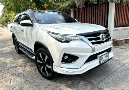 2018 Toyota Fortuner 2.8 TRD Sportivo SUV ออกรถง่าย รถสวย ไมล์น้อย 